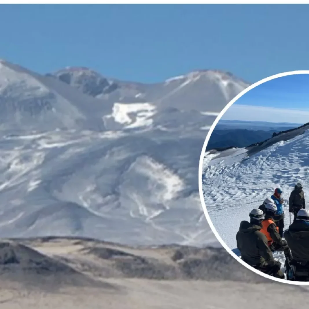 Un aplinist român a murit la peste 6.500 de metri altitudine, pe cel mai înalt vulcan activ din lume