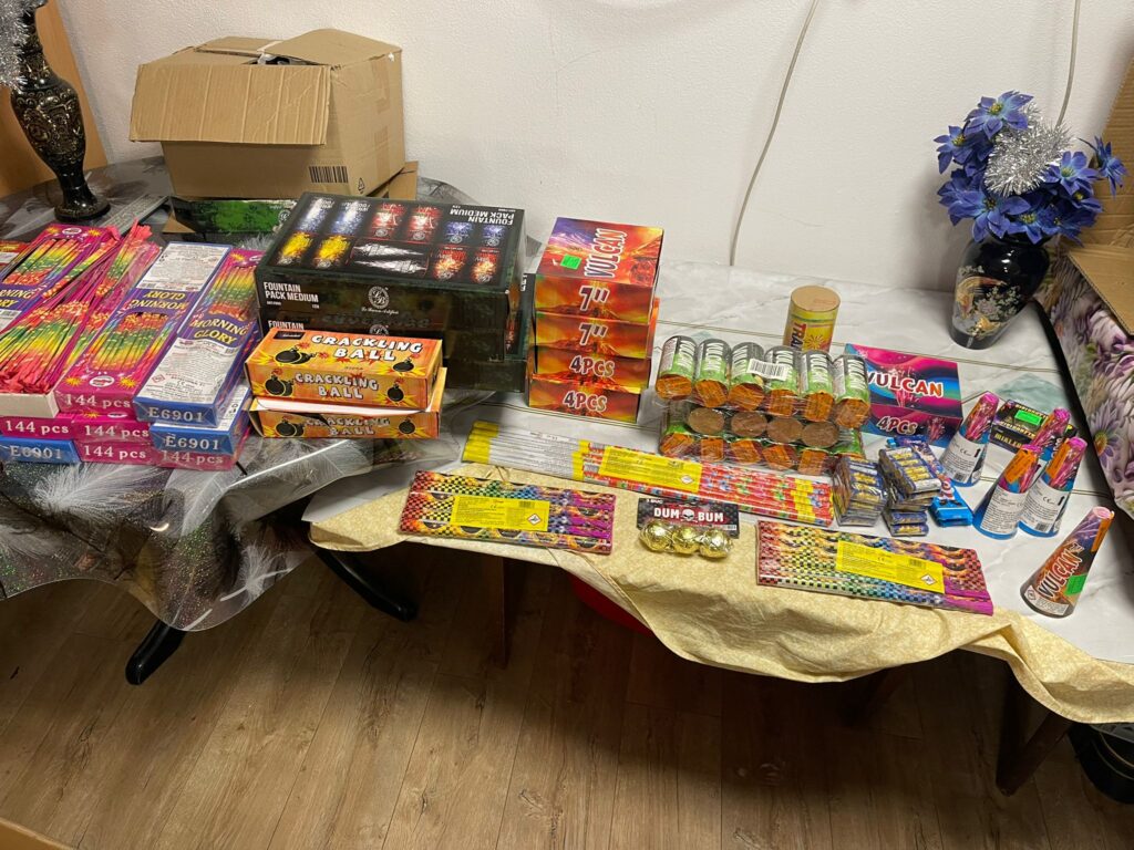 550 kg de petarde, artificii și pocnitori, confiscate de polițiștii vâlceni