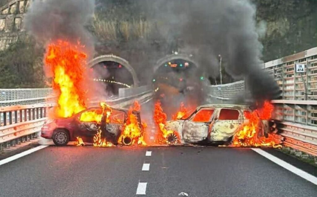 Dubă blindată, jefuită de 2 milioane de euro pe o autostradă din Italia