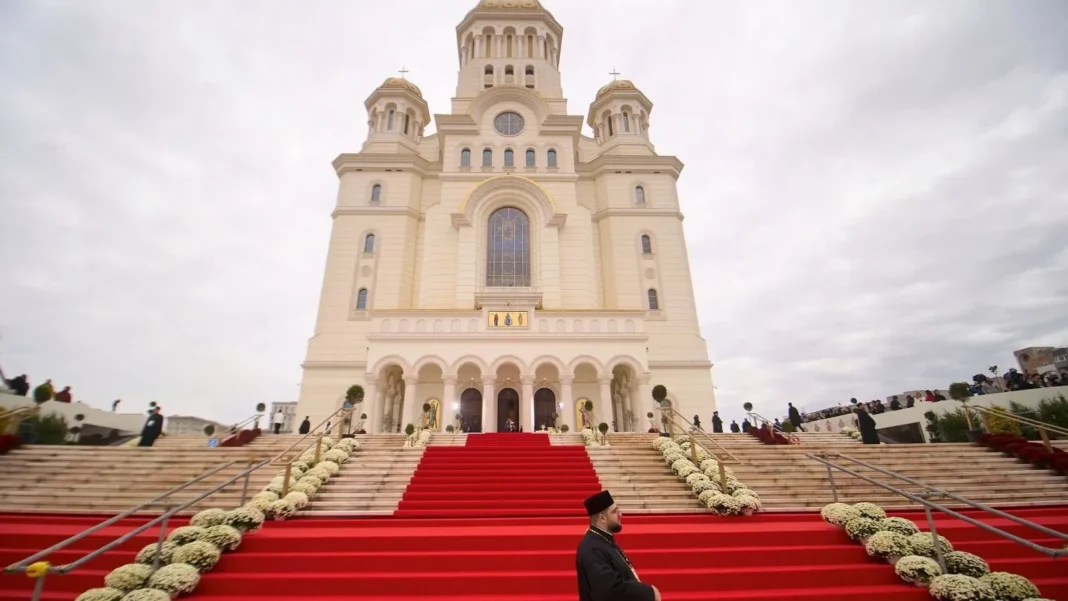 Catedrala Națională este deschisă de astăzi pentru perioada sărbătorilor