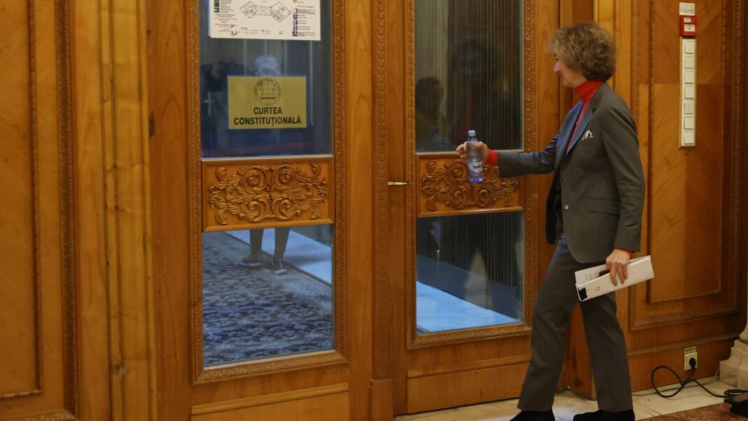 Ce explicații au cei patru judecători CCR pentru absența de la ședința pe tema pensiilor speciale 