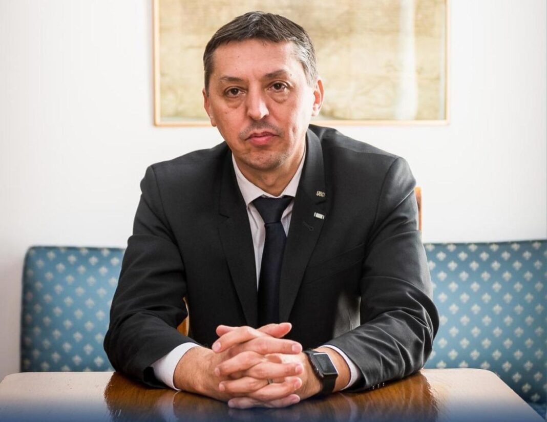 Daniel David a demisionat din funcţia de ministru al Educaţiei