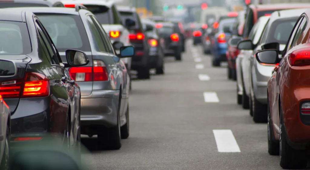UE renunță la obiectivul vehiculelor complet electrice în 2035