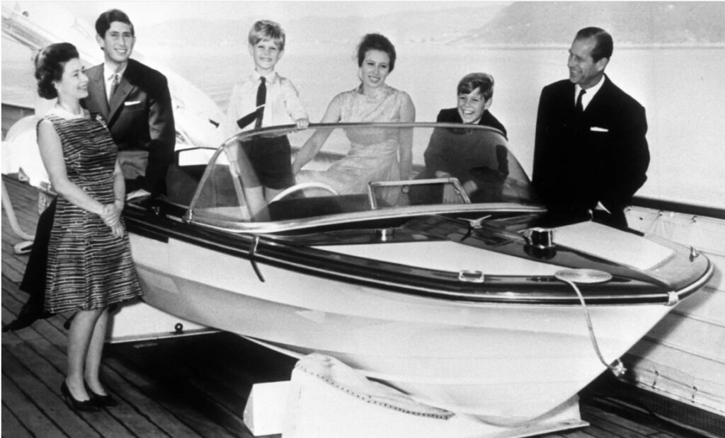 Toți membrii familiei regale au ieșit în evidență în această felicitare de Crăciun din 1969