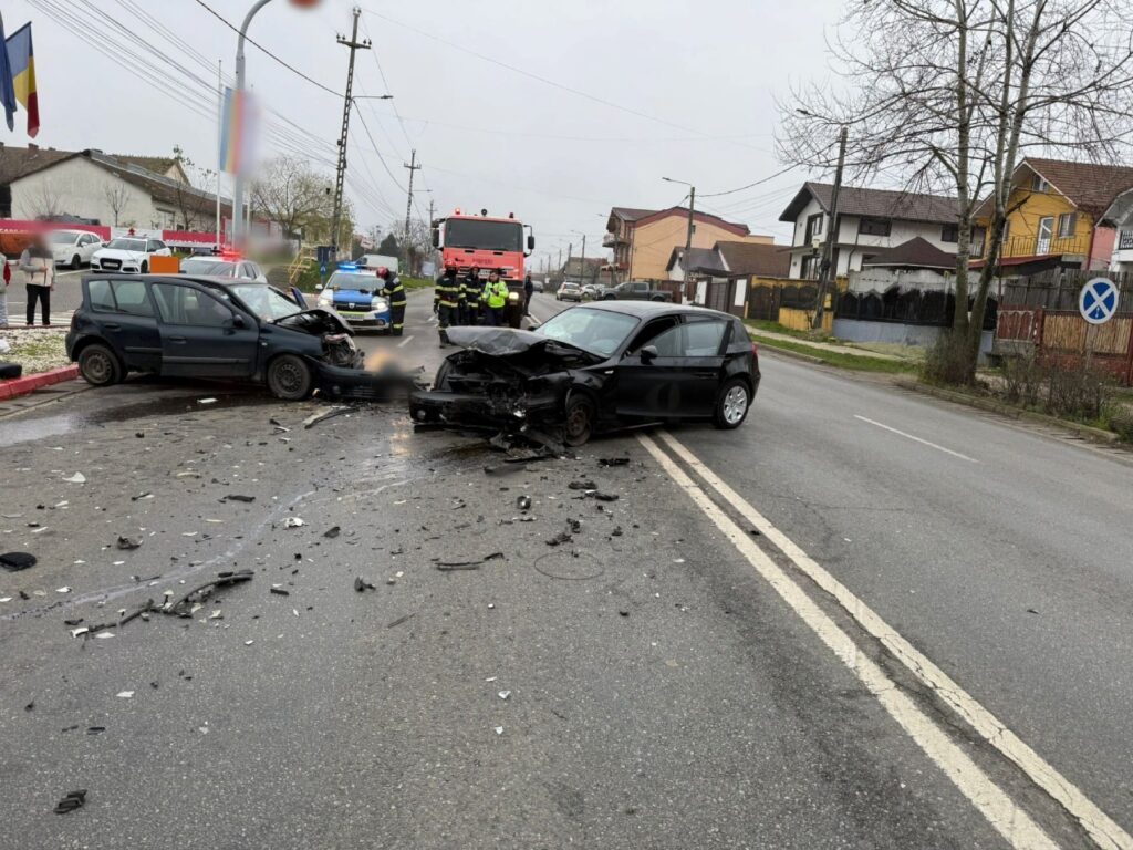 Accident rutier în Filiași! Două persoane rănite în urma unei coliziuni