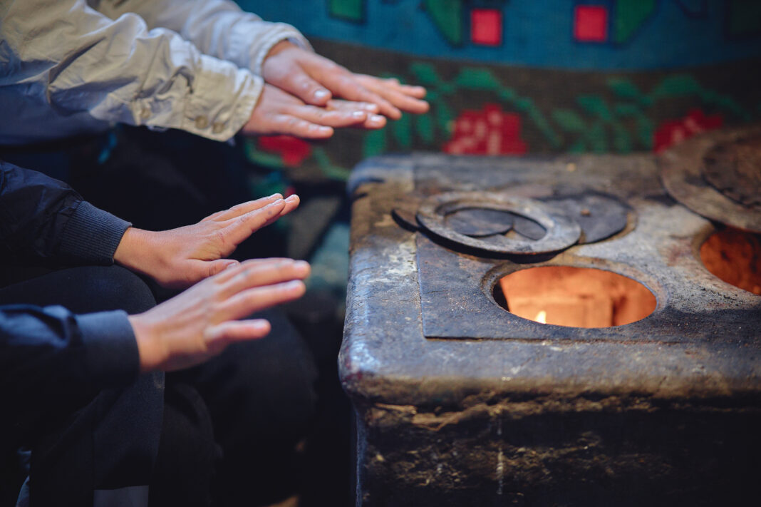 21% dintre copiii mici au absentat de la școală din cauza hainelor neadecvate pentru iarnă