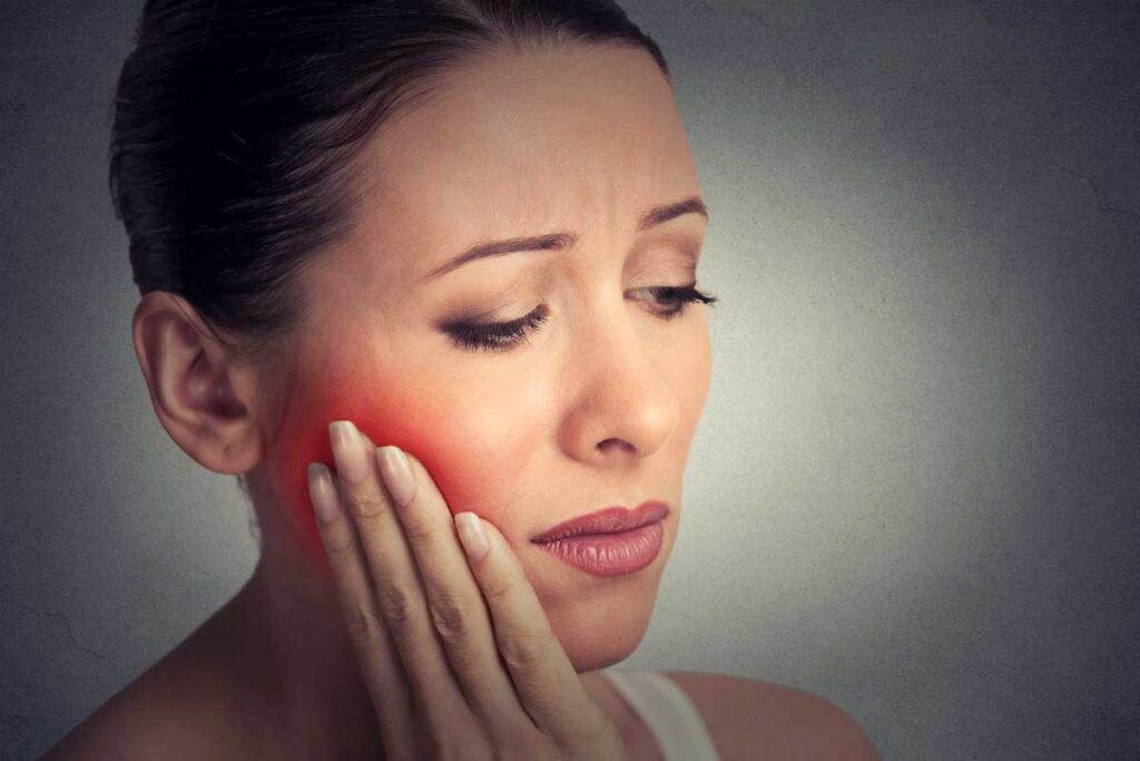 Pericolul din spatele infecțiilor dentare: când o simplă durere de dinți poate deveni o urgență