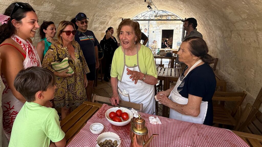 Bunicile din Italia care au cucerit Instagram la aproape 90 de ani