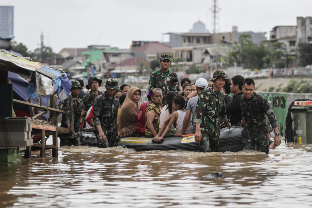 Bilanțul inundațiilor din Indonezia a ajuns la 631 de morți