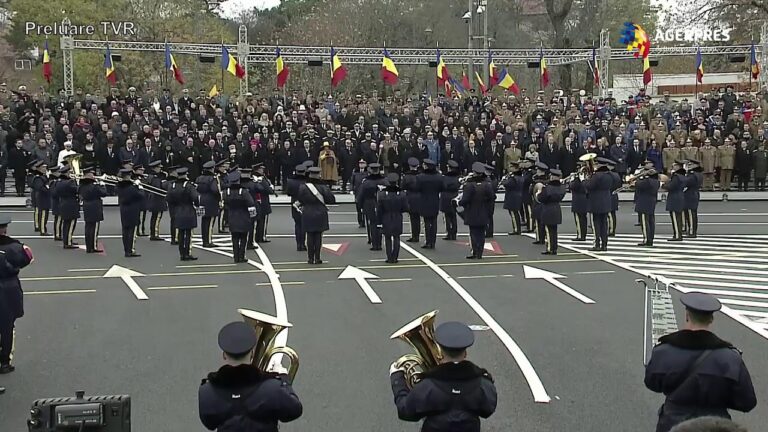 (VIDEO) A început parada militară de 1 Decembrie, de la Arcul de Triumf