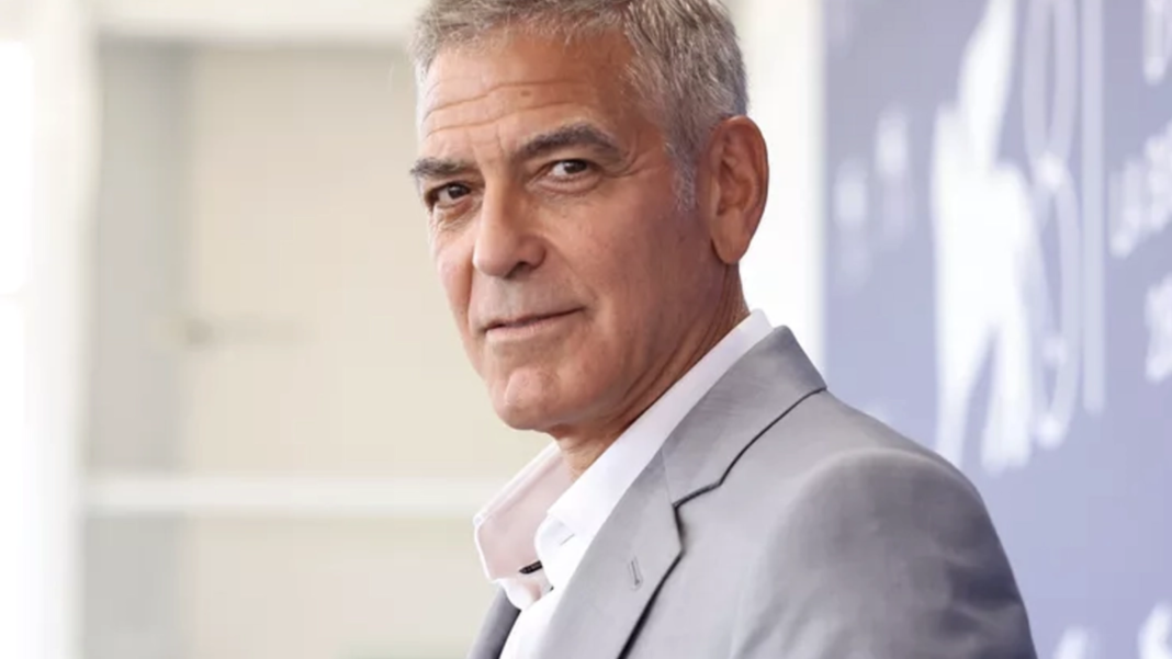 George Clooney a decis că nu va mai „săruta fete” în filme, în urma discuțiilor cu soția sa
