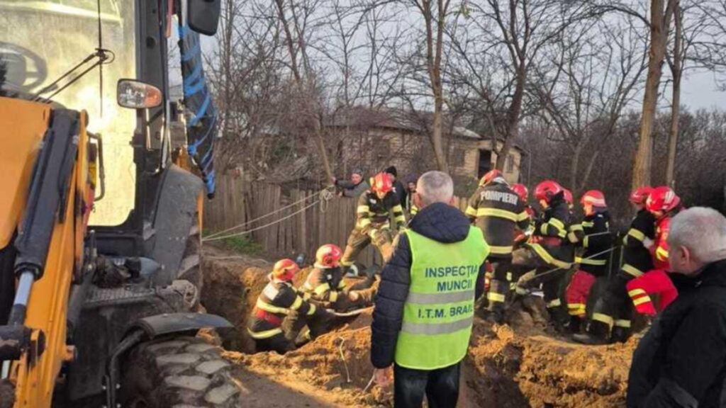 Încă un muncitor a murit prins sub un mal de pământ în timp ce săpa la canalizare