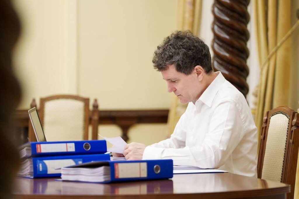 Nicuşor Dan: „Am primit de la magistraţi sute de pagini de materiale relevante despre problemele din justiţie”