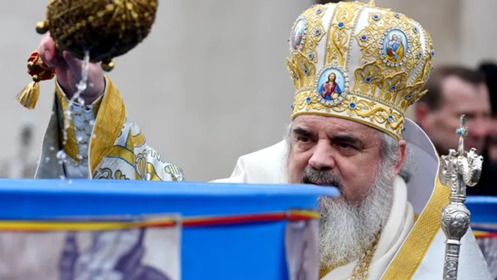 Catedrala Patriarhală va distribui de Bobotează 10.000 de litri de agheasmă