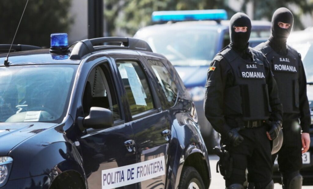 Ce au descoperit polițiștii de frontieră în încălțămintea unor ucrainence, oprite la Vama Siret
