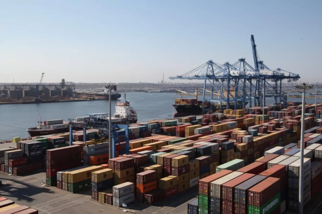 INS: Exporturile României au crescut cu 4,3%, în primele zece luni