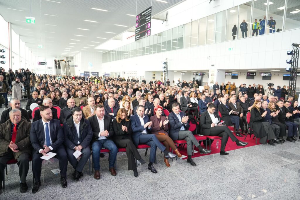 E gata! Aeroportul din Craiova are cel mai mare terminal regional din ţară