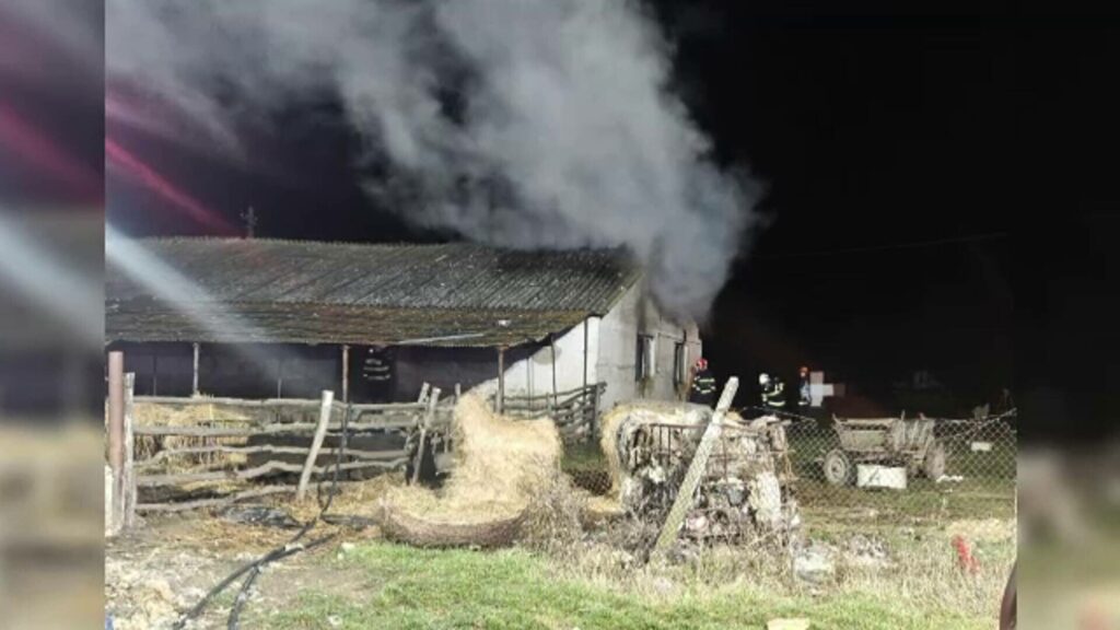 O femeie a ajuns în stare gravă la spital după ce iubitul ei a dat foc locuinței