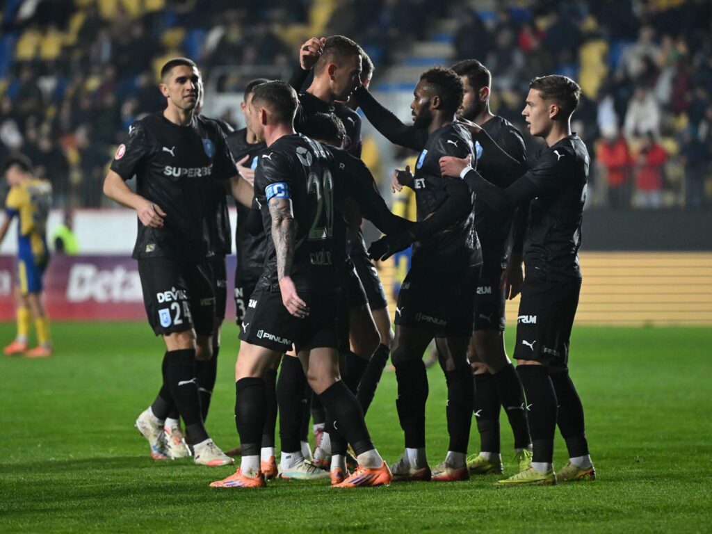 U Craiova a făcut „instrucție“ cu Petrolul și merge „ceas“ în Cupa României