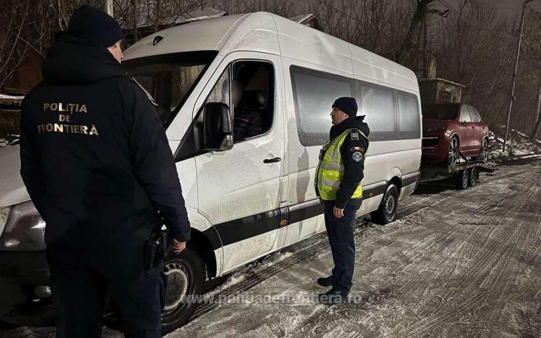 Autoutilitara condusă de un cetățean bulgar a fost oprită pe DN5, iar bunurile au fost returnate proprietarului, un cetățean olandez