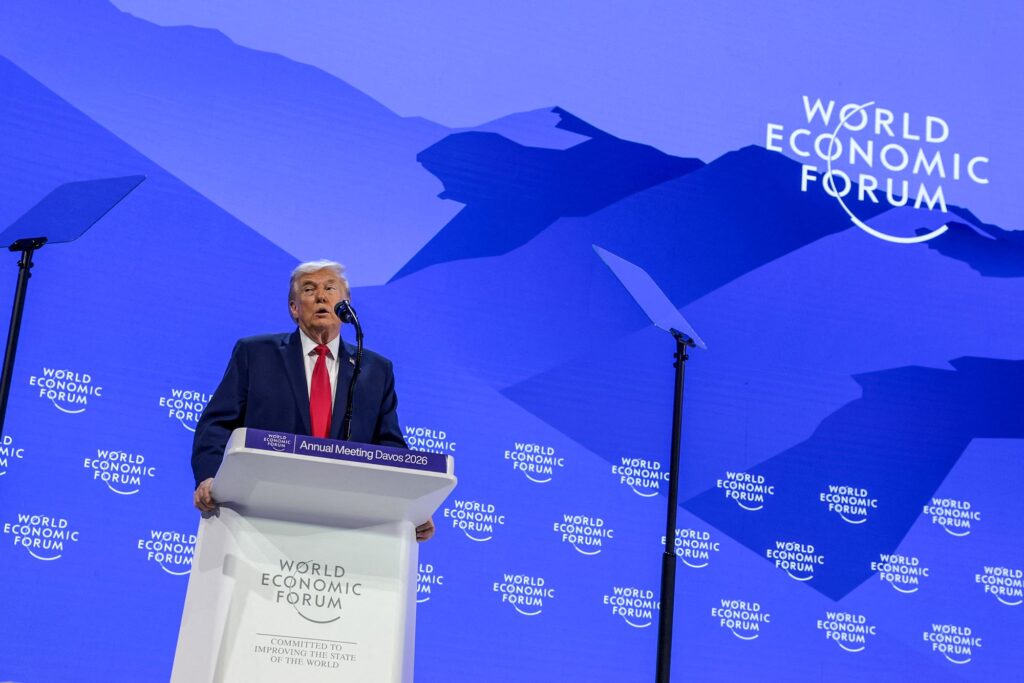 Trump, discurs dur la Davos: economie, Groenlanda, NATO și atacuri la adresa Europei