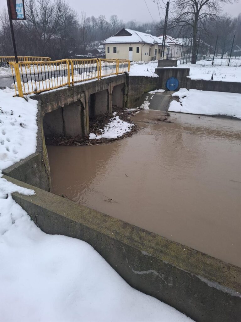 Doljul sub amenințarea apelor