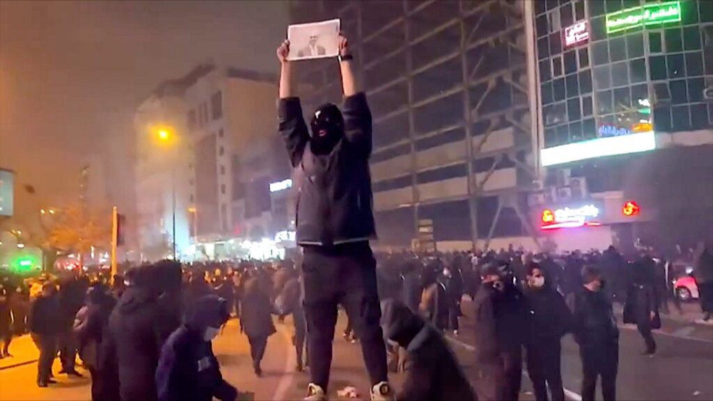 Martori oculari dezvăluie represiunea sângeroasă din Iran: „Au continuat să ucidă”
