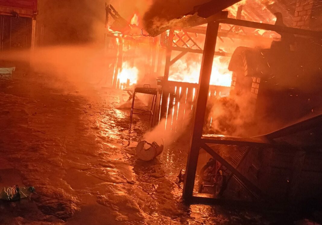 Vâlcea: Incendiu izbucnit la o casă din localitatea Laloşu. Bărbat, găsit carbonizat