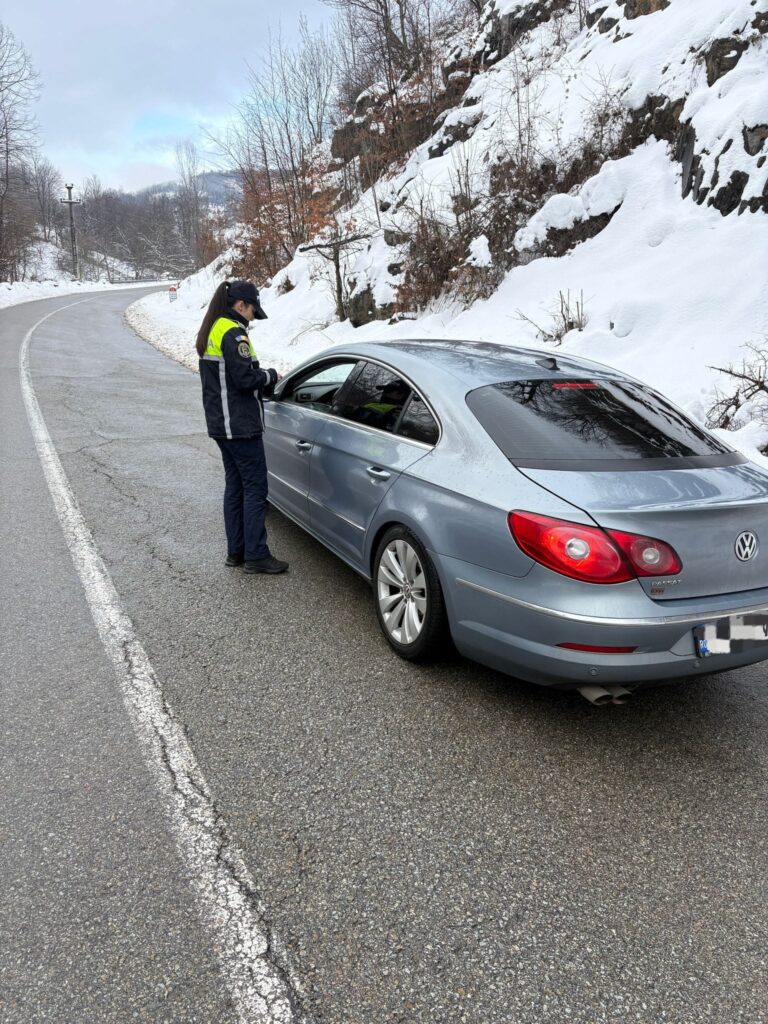 Poliția Mehedinți monitorizează traficul în contextul atenționării meteorologice Cod galben