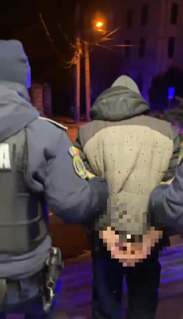 (VIDEO) Bărbat din Craiova reținut pentru furt calificat după spargeri de locuințe și subsoluri