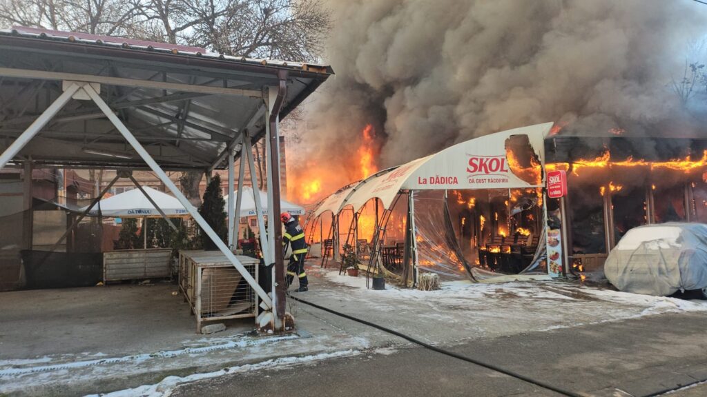 🚨 BREAKING NEWS: Incendiu la un spațiu comercial din cartierul craiovean Rovine