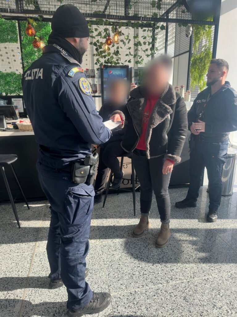 Acțiune antidrog pe Aeroportul Internațional Craiova. Polițiștii au discutat cu tinerii despre riscuri și sancțiuni
