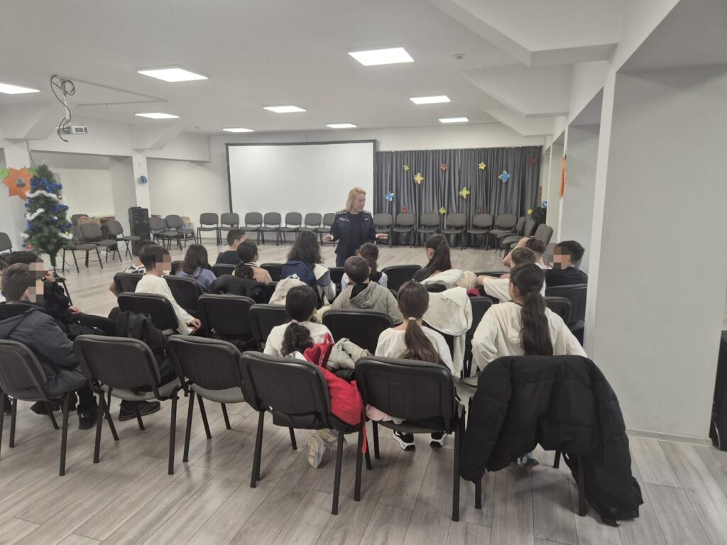 Acțiune amplă pentru siguranța elevilor, desfășurată de polițiști și jandarmi în Râmnicu Vâlcea