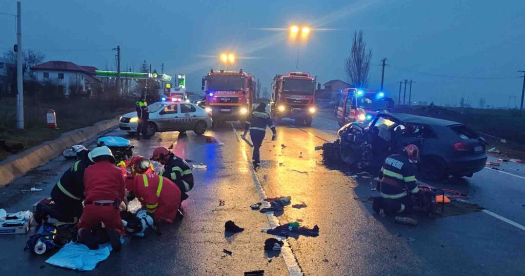 Un mort şi cinci răniţi după ce două mașini s-au ciocnit violent