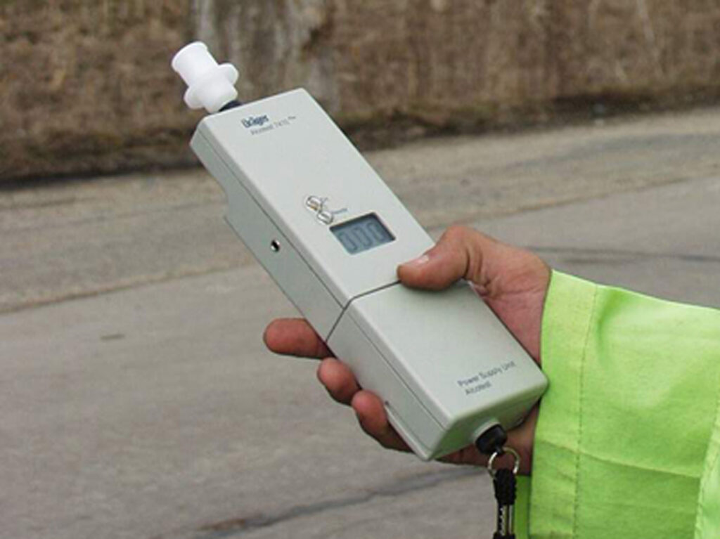 Șofer prins cu alcoolemie de peste 1,2 mg/l pe DN 67C, în Gorj