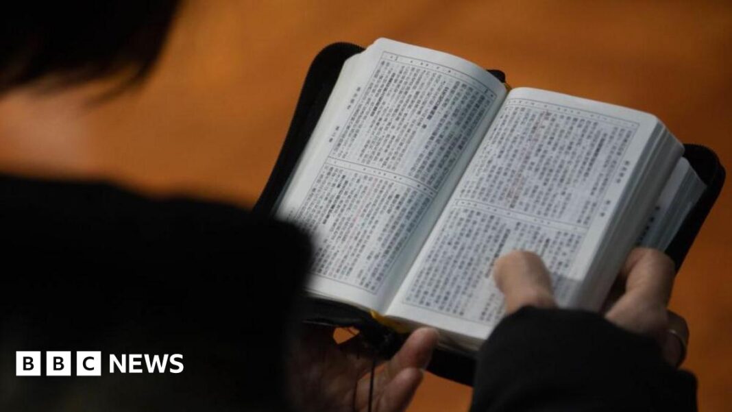 China intensifică represiunea împotriva creștinilor: arestări și demolări de biserici