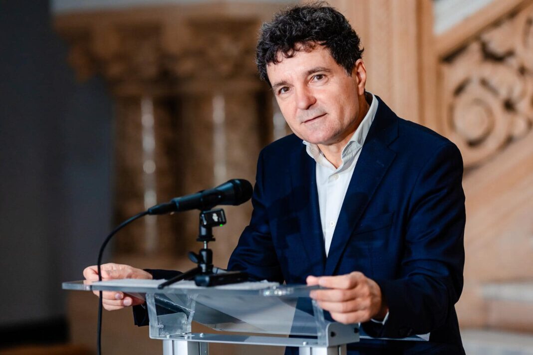 Nicușor Dan: Un program de instruire de până la patru luni, deschis bărbaților și femeilor