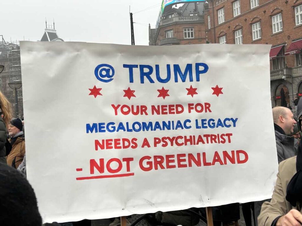 Mii de oameni manifestă la Copenhaga împotriva ambiţiilor lui Trump: „Groenlanda nu este de vânzare“