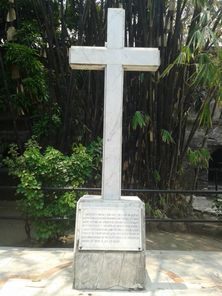 Crucea albă din Fort Santiago, Manila