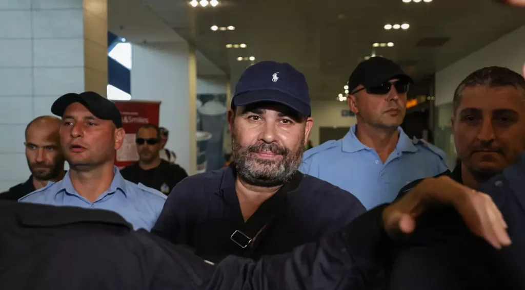 Fostul ministru Darius Vâlcov rămâne în închisoare, după ce i-a fost respinsă cererea de eliberare condiţionată