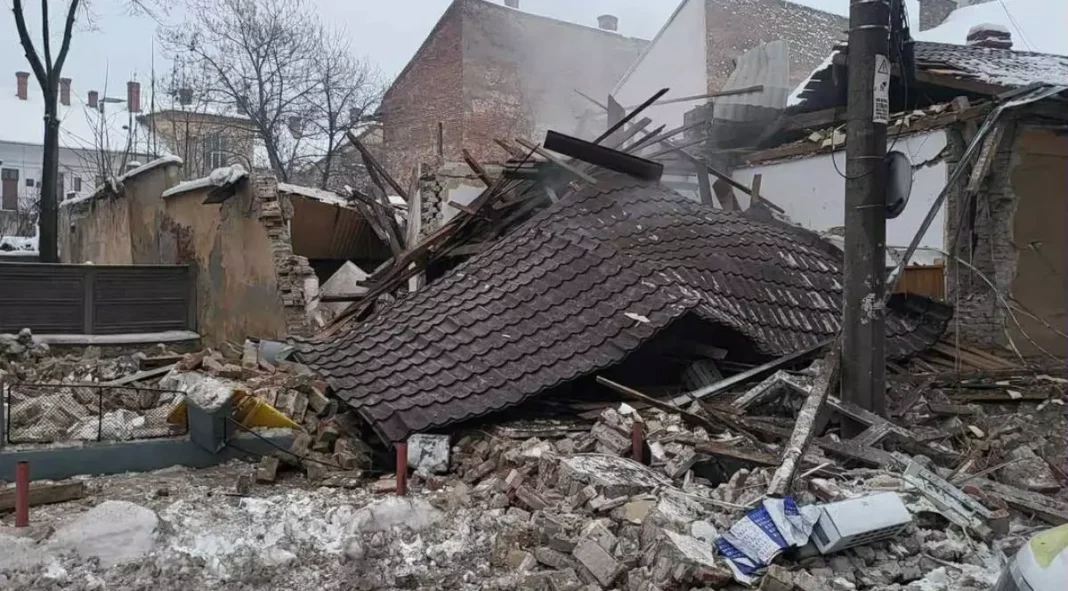Clădirea Poliției Rutiere Lugoj s-a prăbușit în urma unei explozii