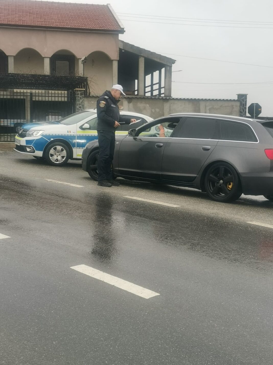 13 șoferi, scoși din trafic de polițiștii doljeni, în doar 48 de ore