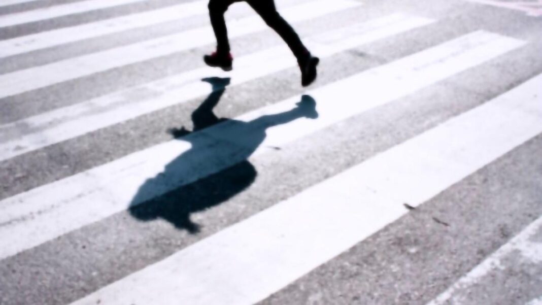 Gorj: Fetiță acroșată pe trecerea de pietoni de o şoferiţă