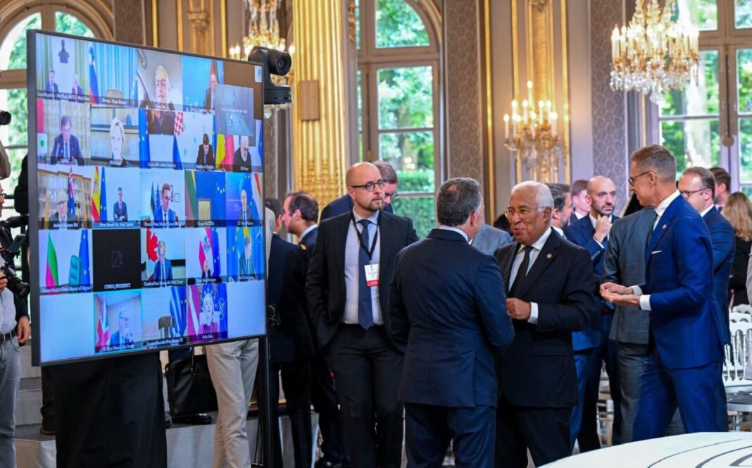 35 de state, inclusiv SUA, discută la Paris viitorul sprijinului pentru Kiev, pe fondul intensificării luptelor