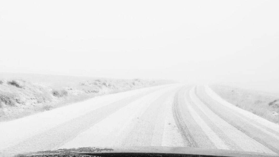 Drumul către cota 1.400 din Sinaia, închis temporar din cauza depunerilor masive de zăpadă