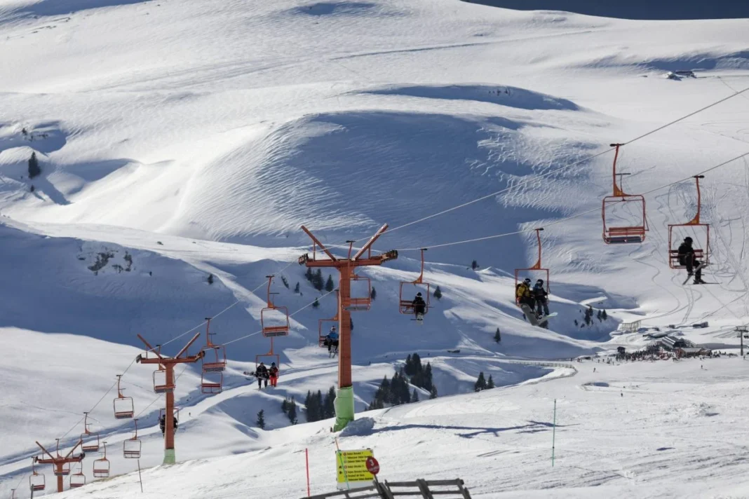 Pârtiile de schi din Sinaia, închise din cauza vremii