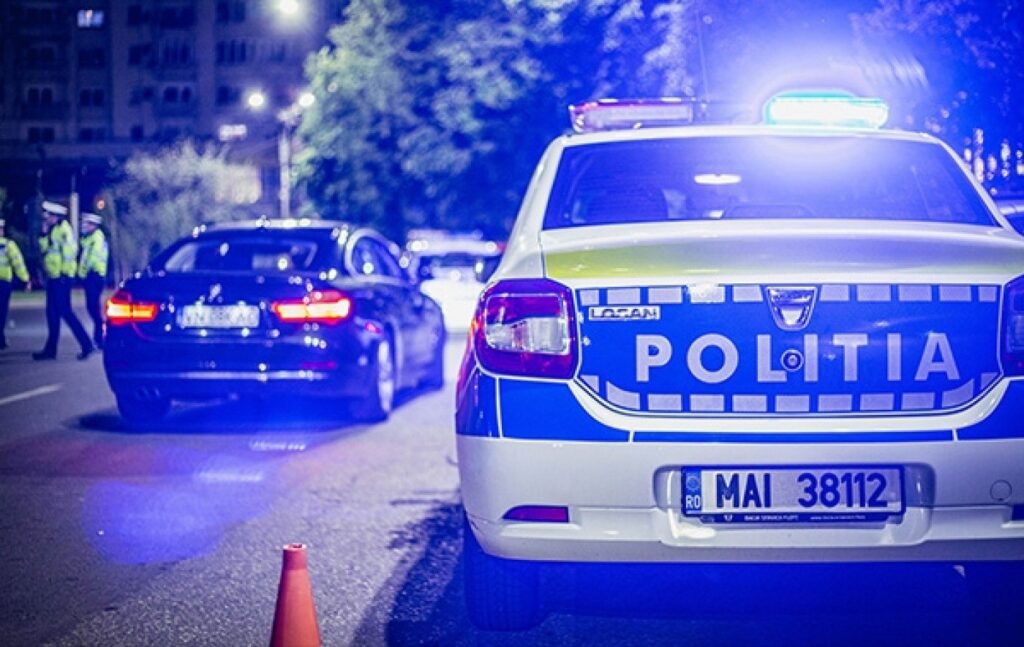 Doi şoferi care se ameninţau reciproc după un conflict în trafic, mobilizaţi şi duşi la Poliţie