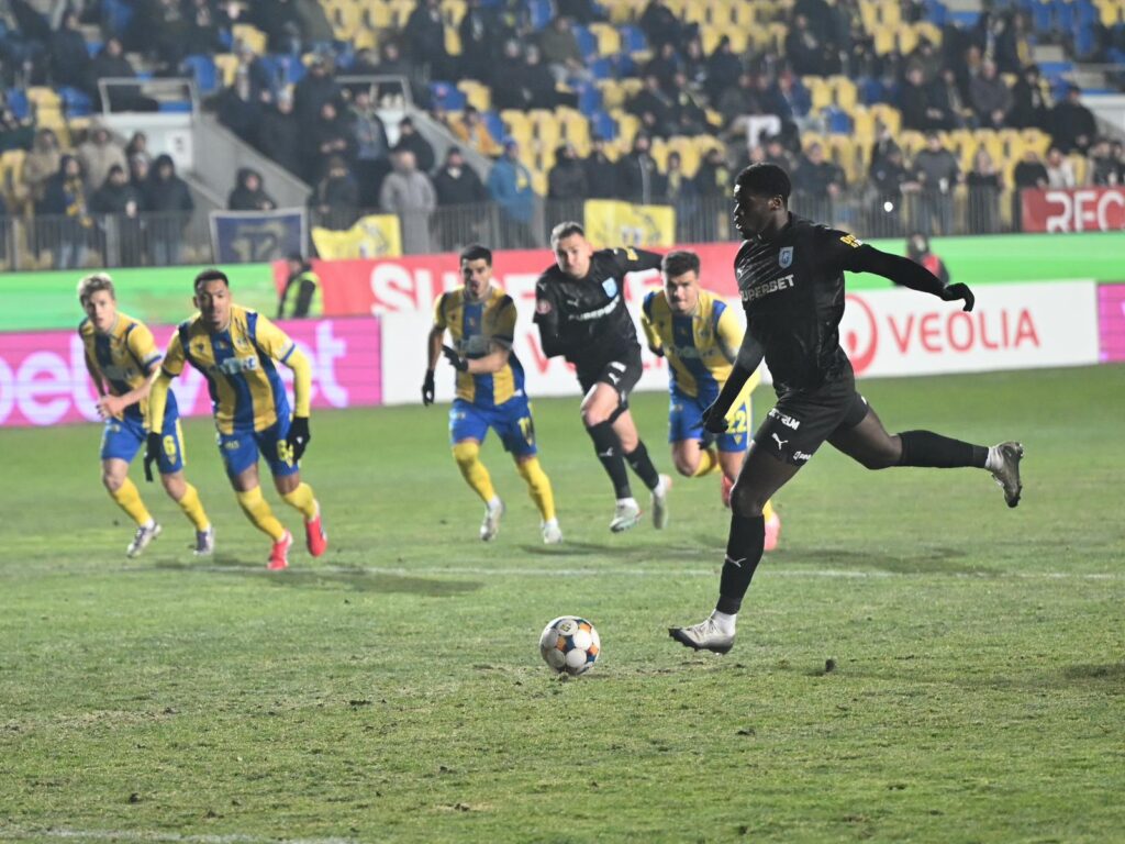 Petrolul – U Craiova 0-4 / Știința a repetat rezultatul din Cupă și a „închis lumina“ la Ploiești