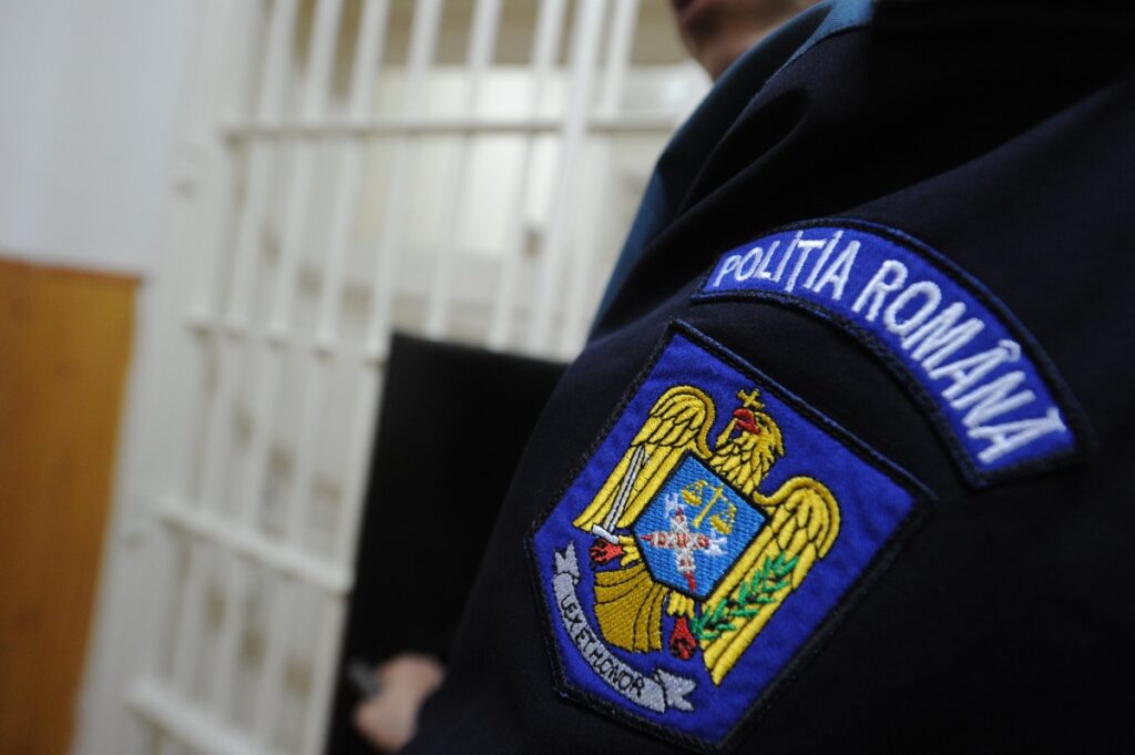 Un polițist a fost acuzat de viol şi agresiune sexuală. Locul incredibil în care ar fi avut loc abuzurile