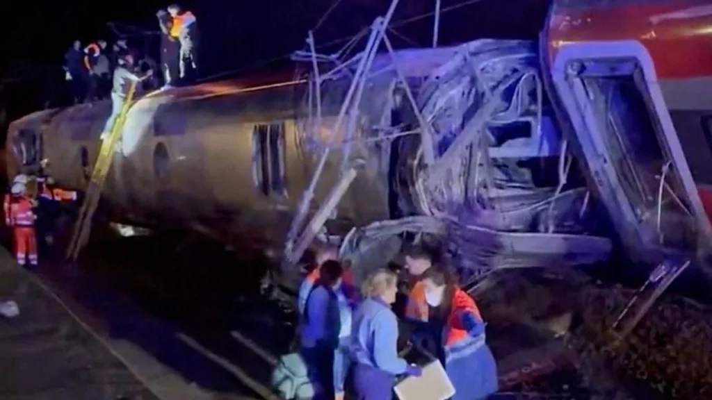 (VIDEO) Tragedie feroviară în Spania: coliziune între două trenuri de mare viteză, cel puțin 21 de morți